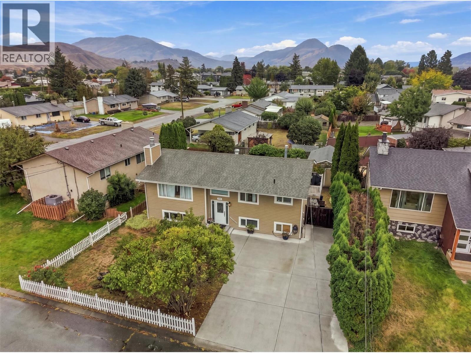 MLS® listing #30350477 for sale located at 723 Moody Place