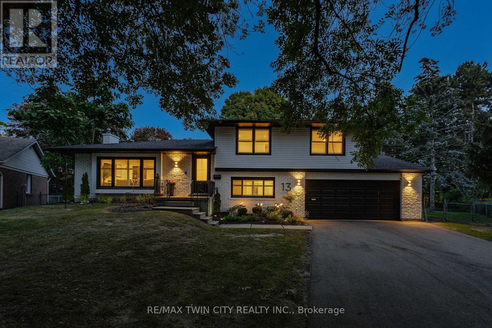 MLS® listing #30351633 for sale located at 13 SOUTHWICK PLACE