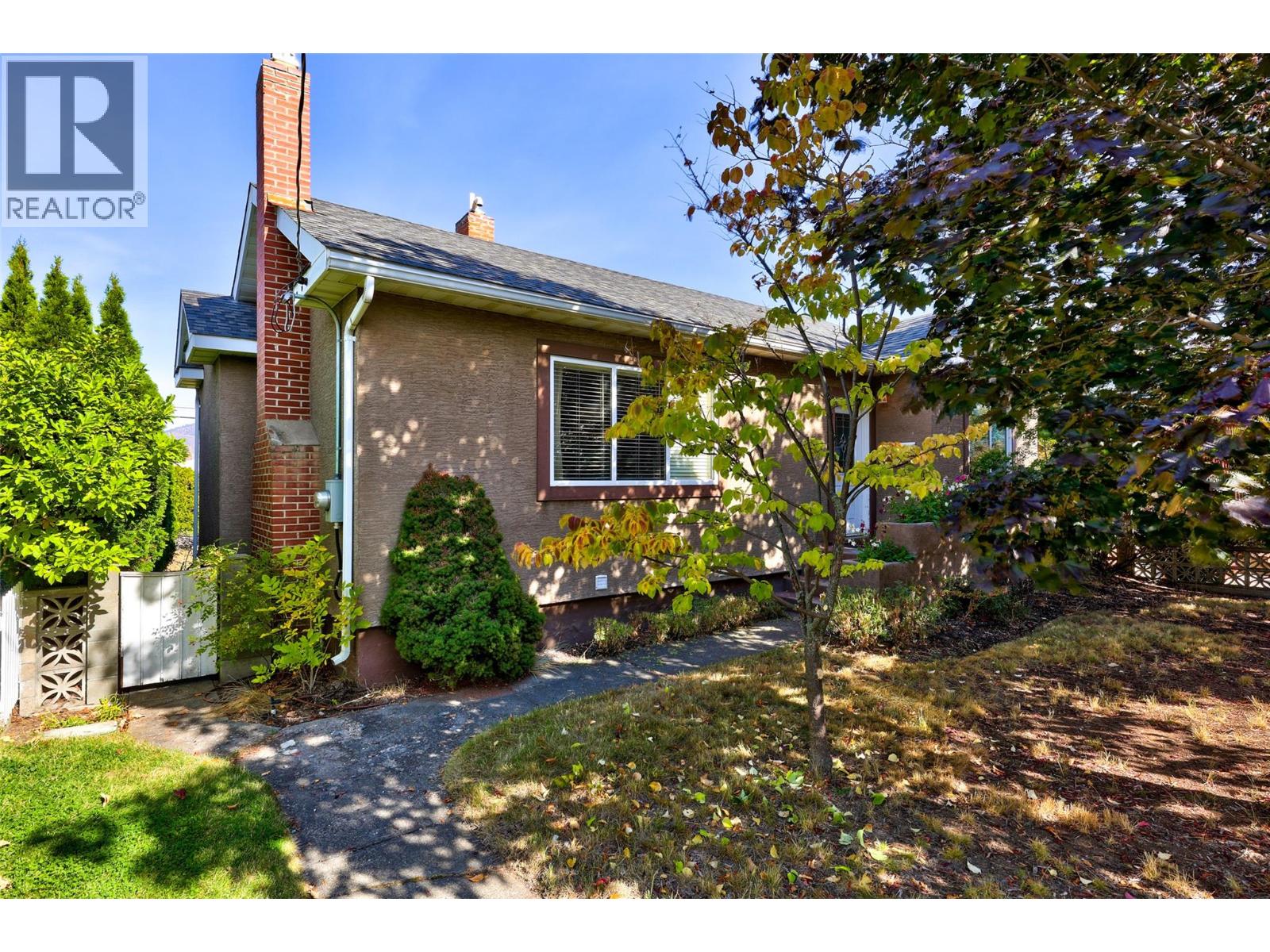 MLS® listing #30351669 for sale located at 658 Dominion Street