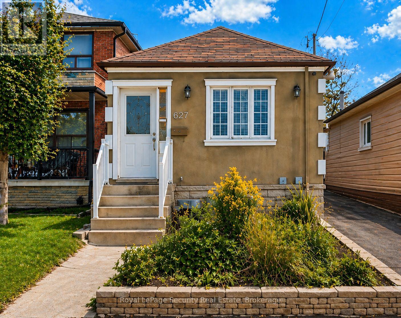 MLS® listing #30351837 for sale located at 627 CALEDONIA ROAD