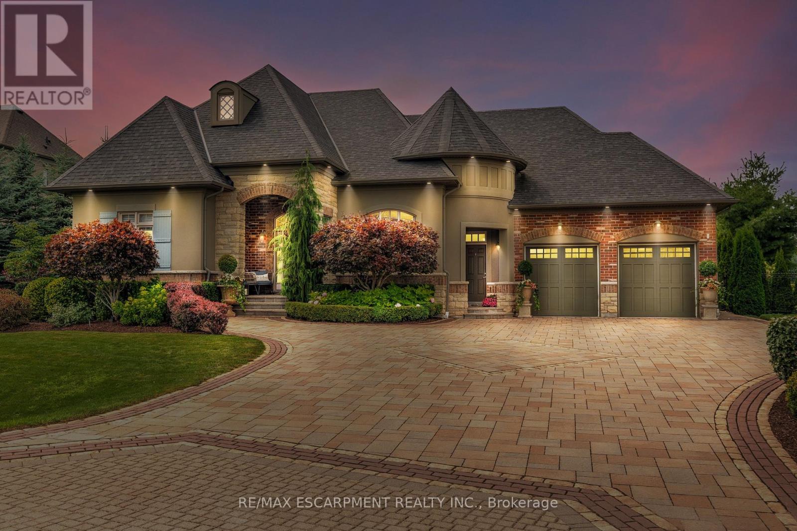 MLS® listing #30351844 for sale located at 4 HOLDROYD COURT