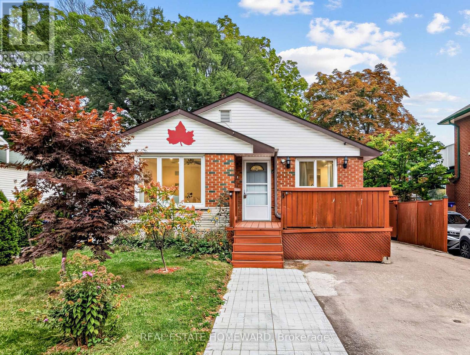 MLS® listing #30354728 for sale located at 621 BYRON STREET S