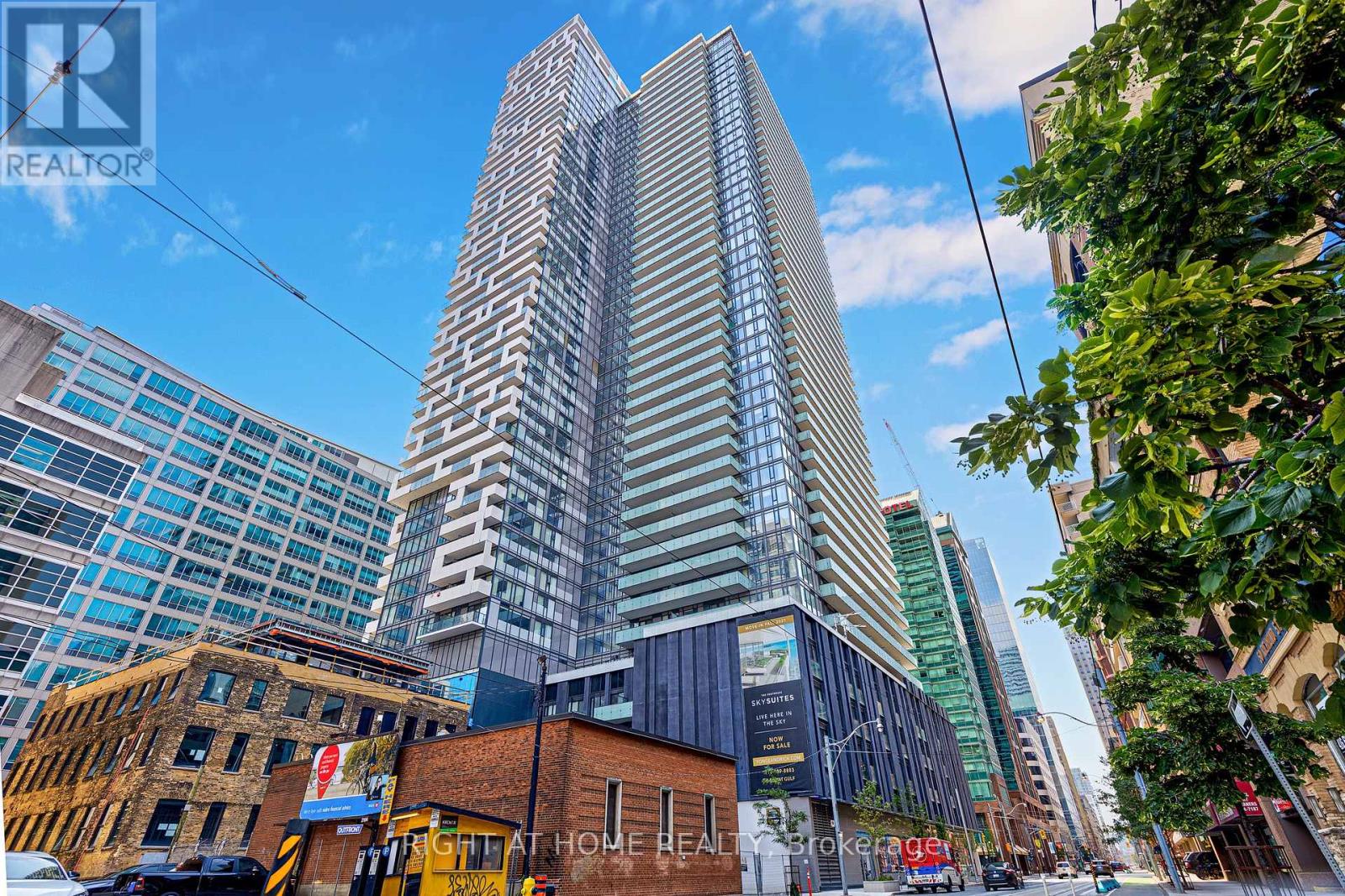 MLS® listing #30355029 for sale located at 315 - 25 RICHMOND STREET E