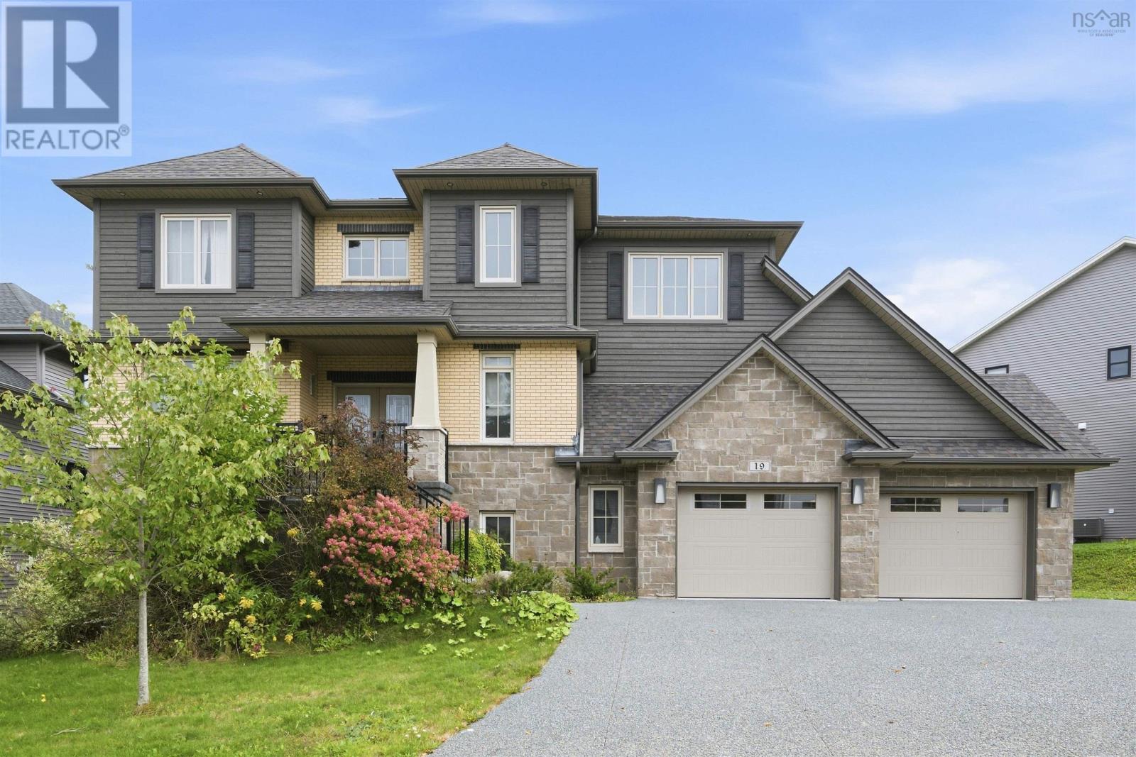MLS® listing #30355447 for sale located at 19 Weybridge Lane
