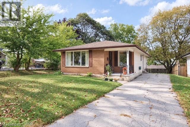 MLS® listing #30356134 for sale located at 90 PEPPERWOOD Crescent