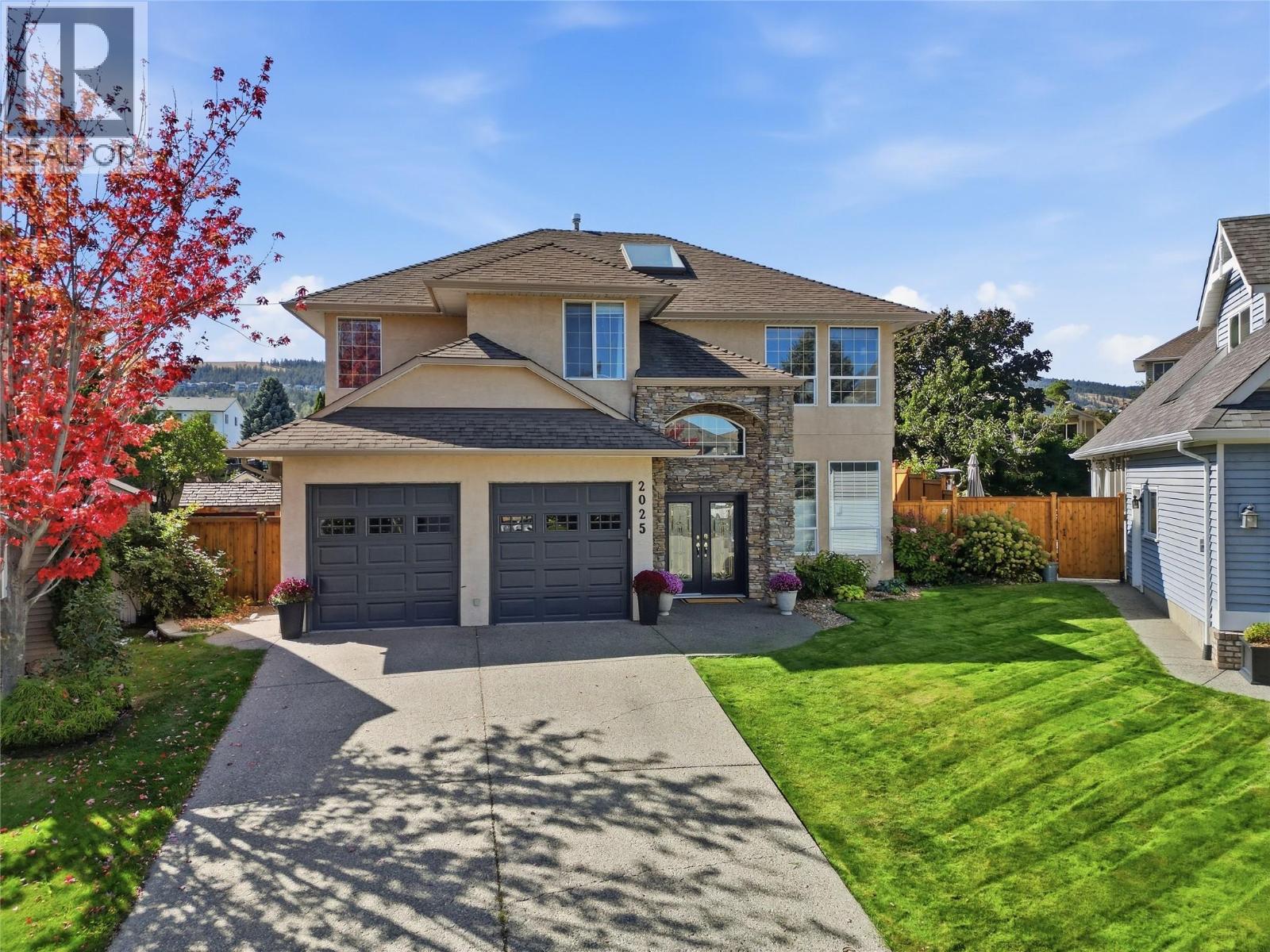 MLS® listing #30359021 for sale located at 2025 Panorama Court