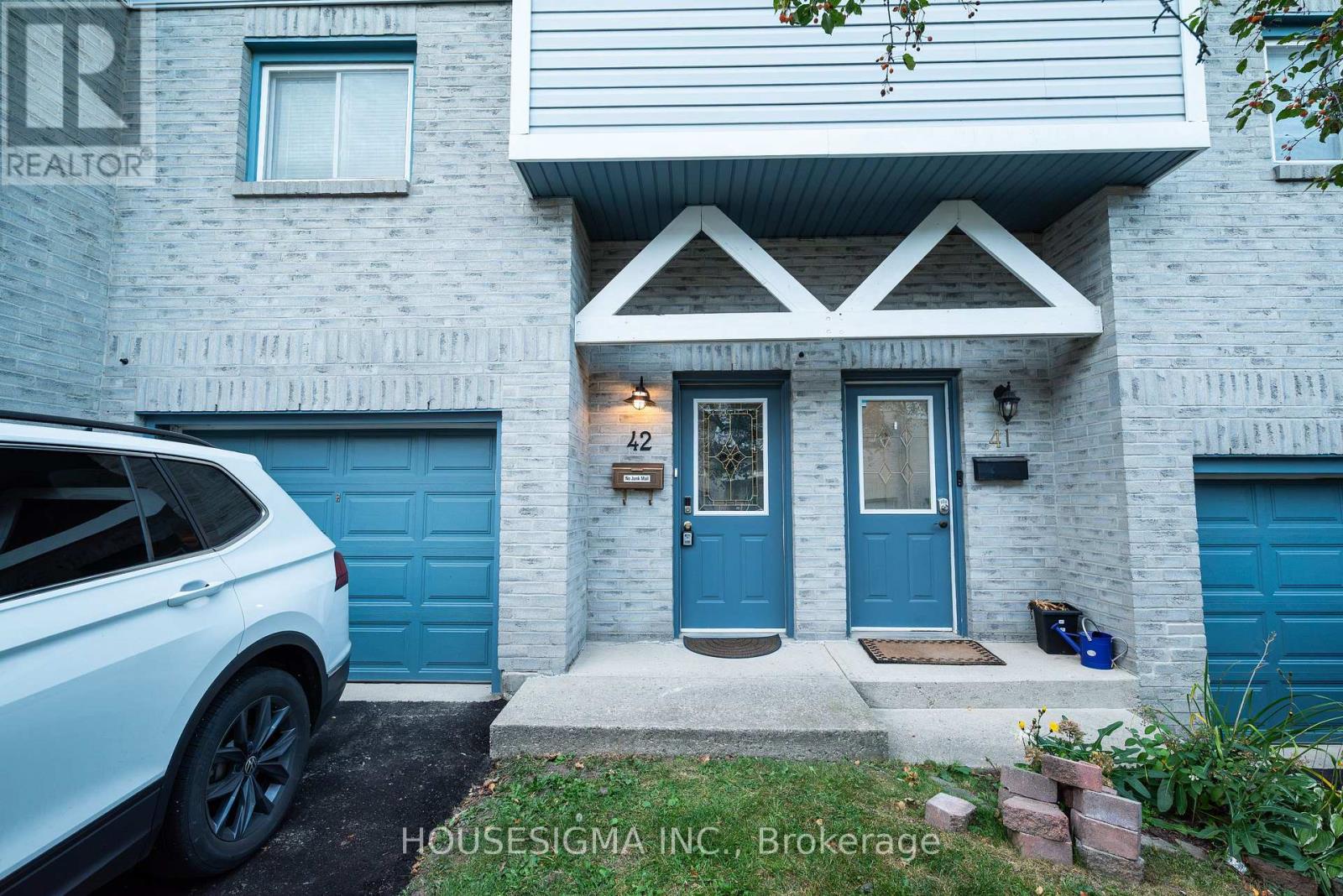 MLS® listing #30360112 for sale located at 42 - 589 BEECHWOOD DRIVE