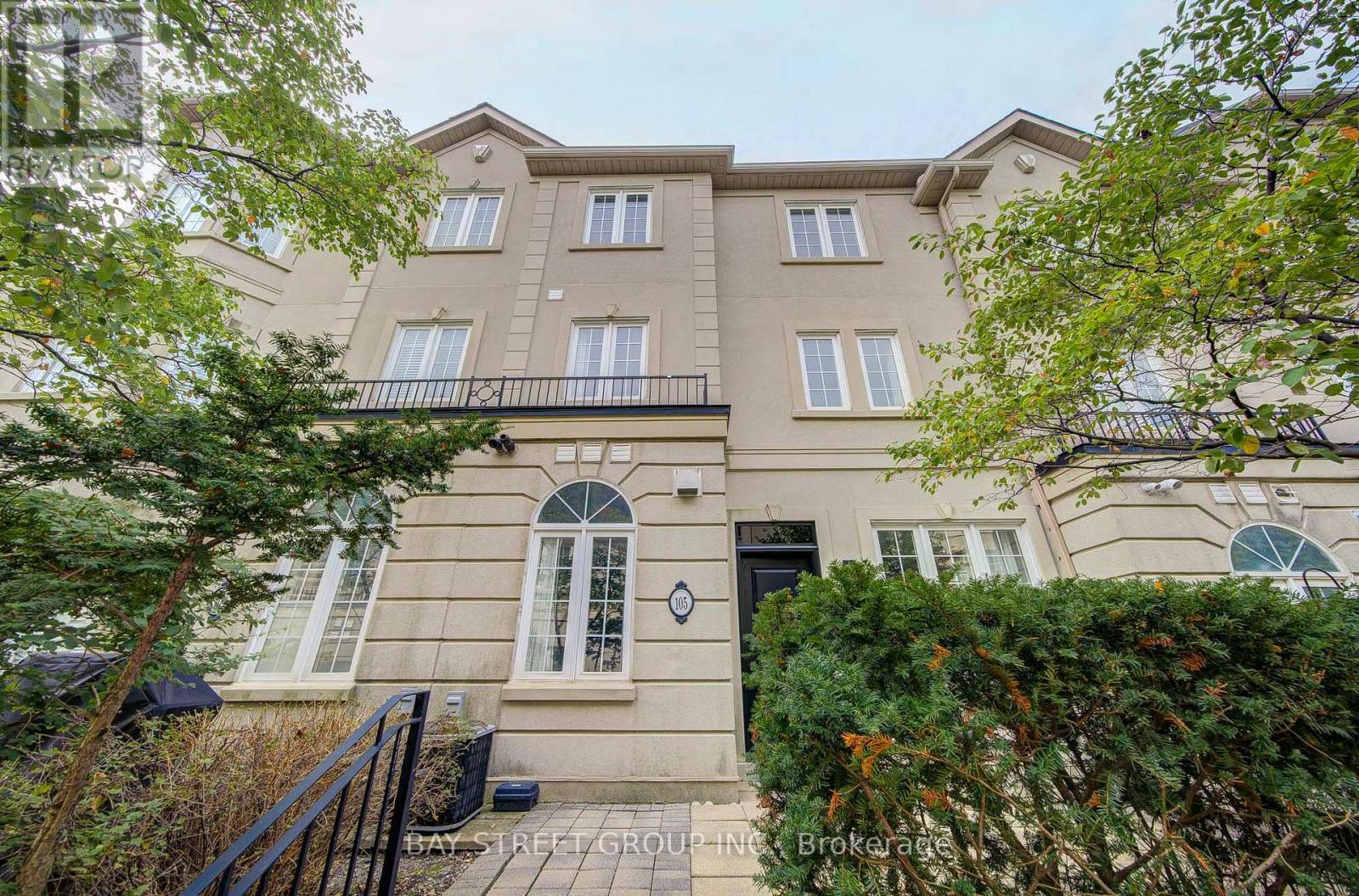 MLS® listing #30360634 for sale located at 105 - 11 EVERSON DRIVE