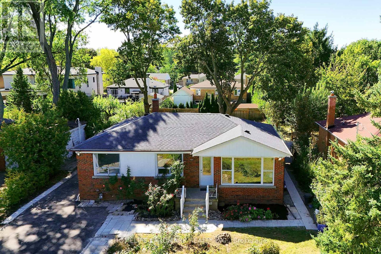 MLS® listing #30360672 for sale located at 236 SOUTHVIEW ROAD