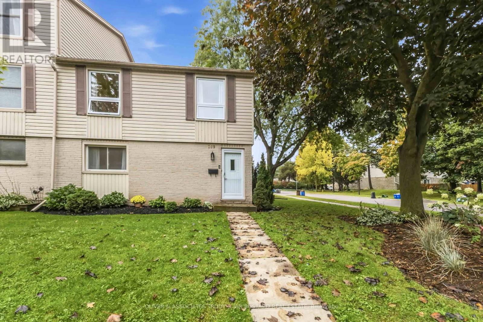 MLS® listing #30360738 for sale located at 109 MCMASTER DRIVE E