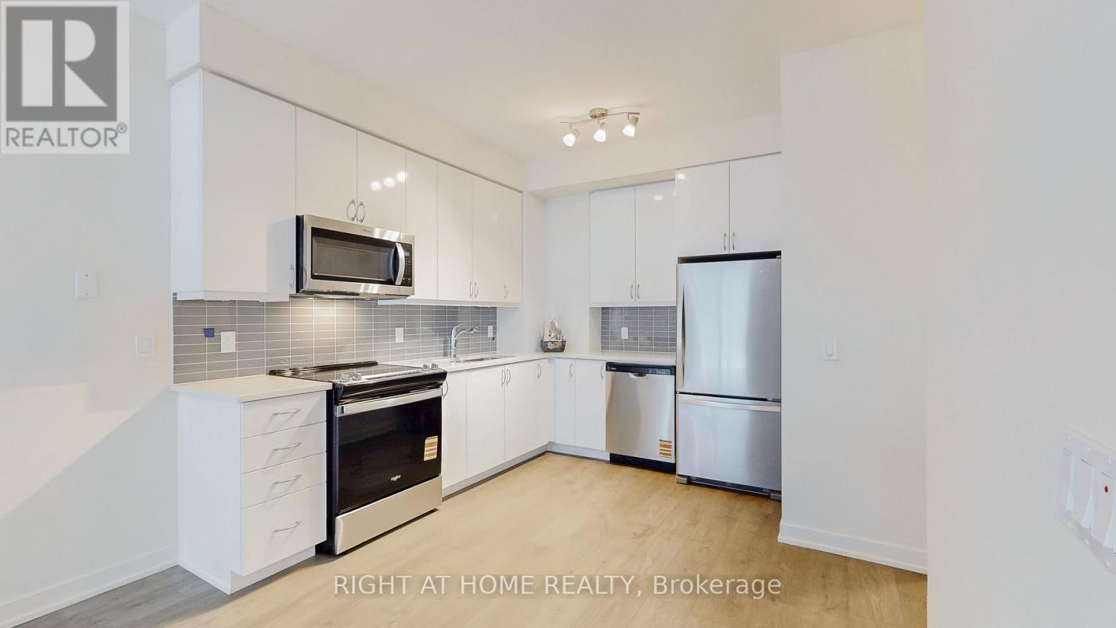MLS® listing #30360803 for sale located at 408 - 38 ANNIE CRAIG DRIVE