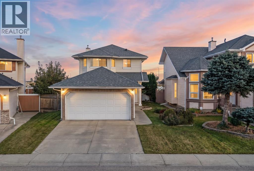 MLS® listing #30360808 for sale located at 92 Del Ray Close NE