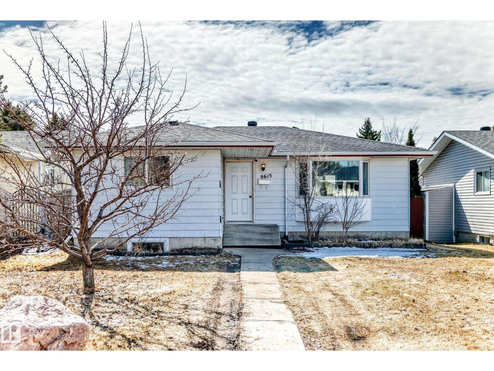MLS® listing #30361088 for sale located at 8615 42A AV NW