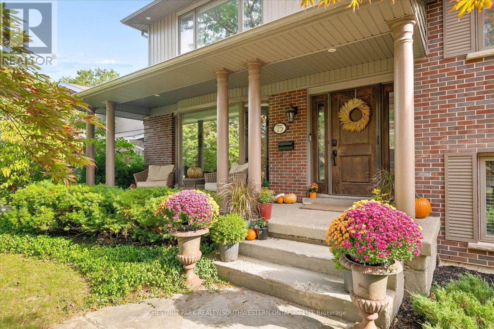MLS® listing #30361128 for sale located at 75 LYON AVENUE