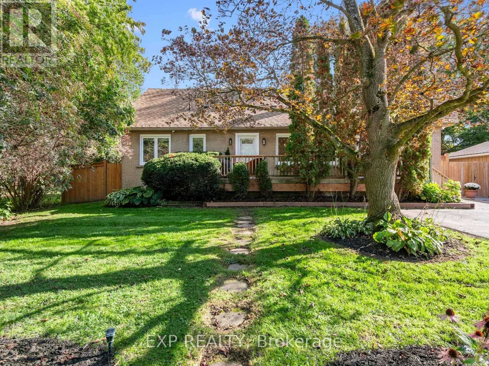 MLS® listing #30361583 for sale located at 25 MORTON AVENUE