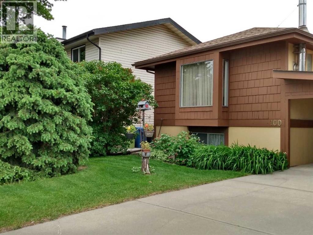 MLS® listing #30361711 for sale located at 100 Doverglen Crescent SE