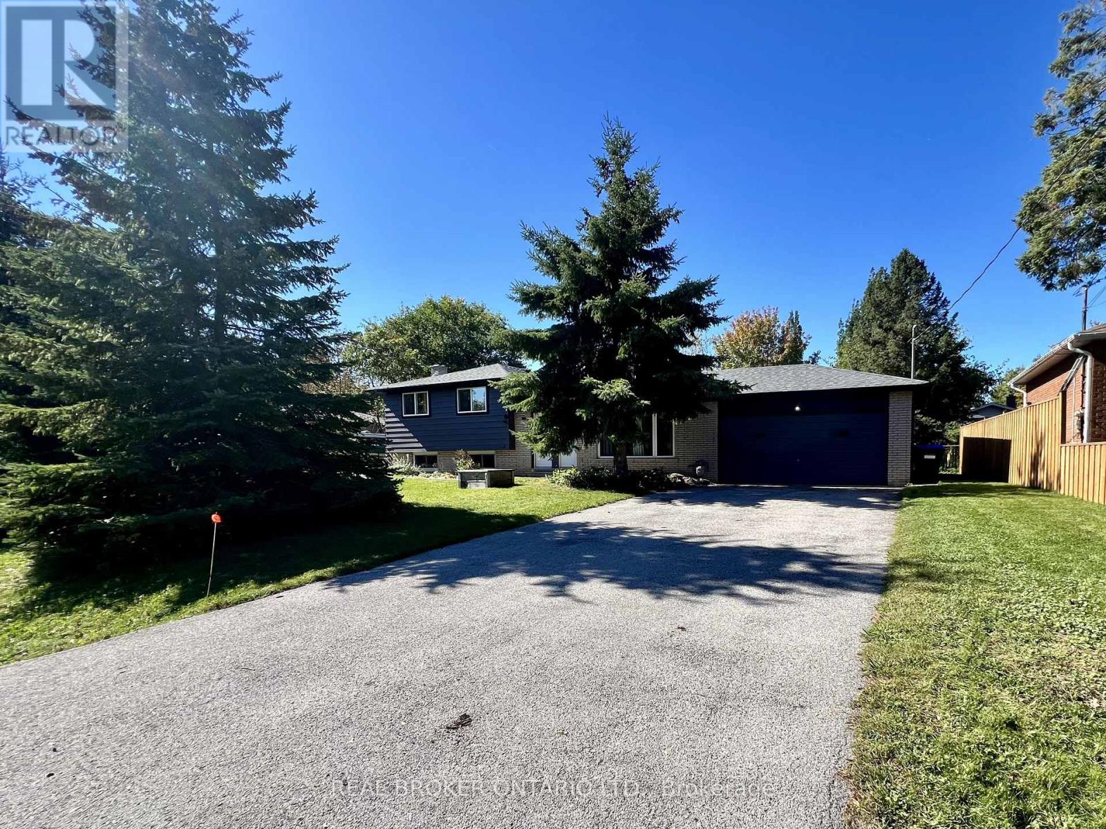 MLS® listing #30362202 for sale located at 2154 ADULLAM AVENUE