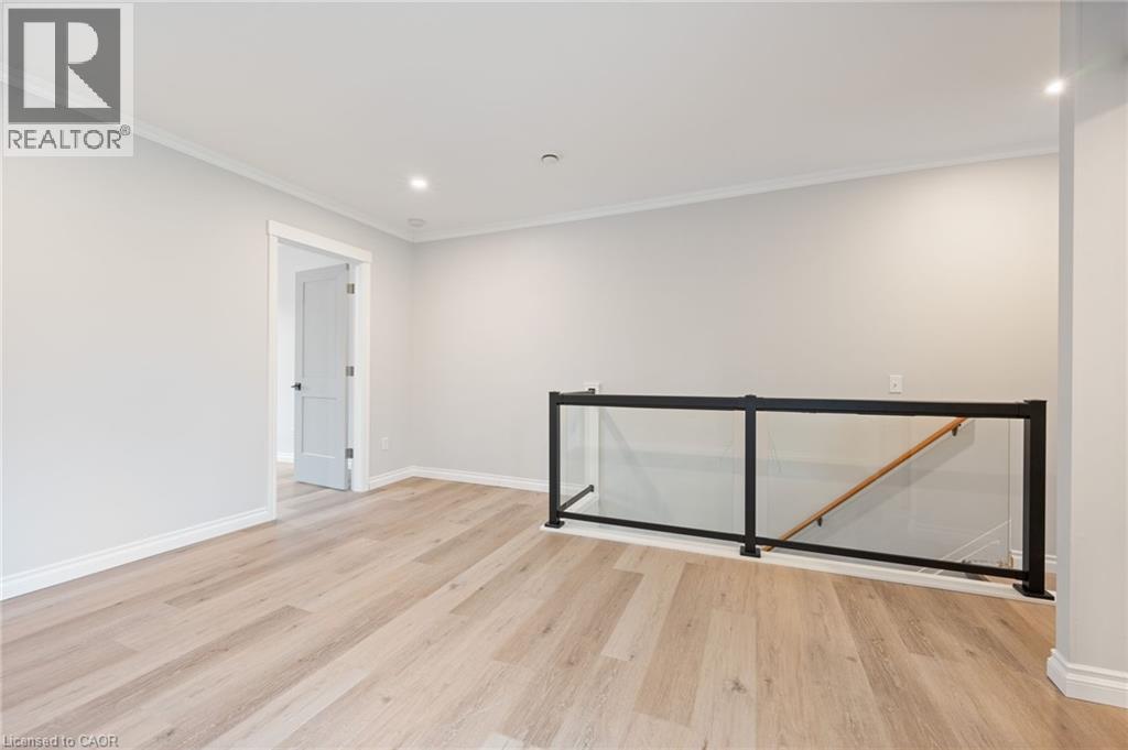 MLS® listing #30362346 for sale located at 345 MACNAB Street N Unit# upper