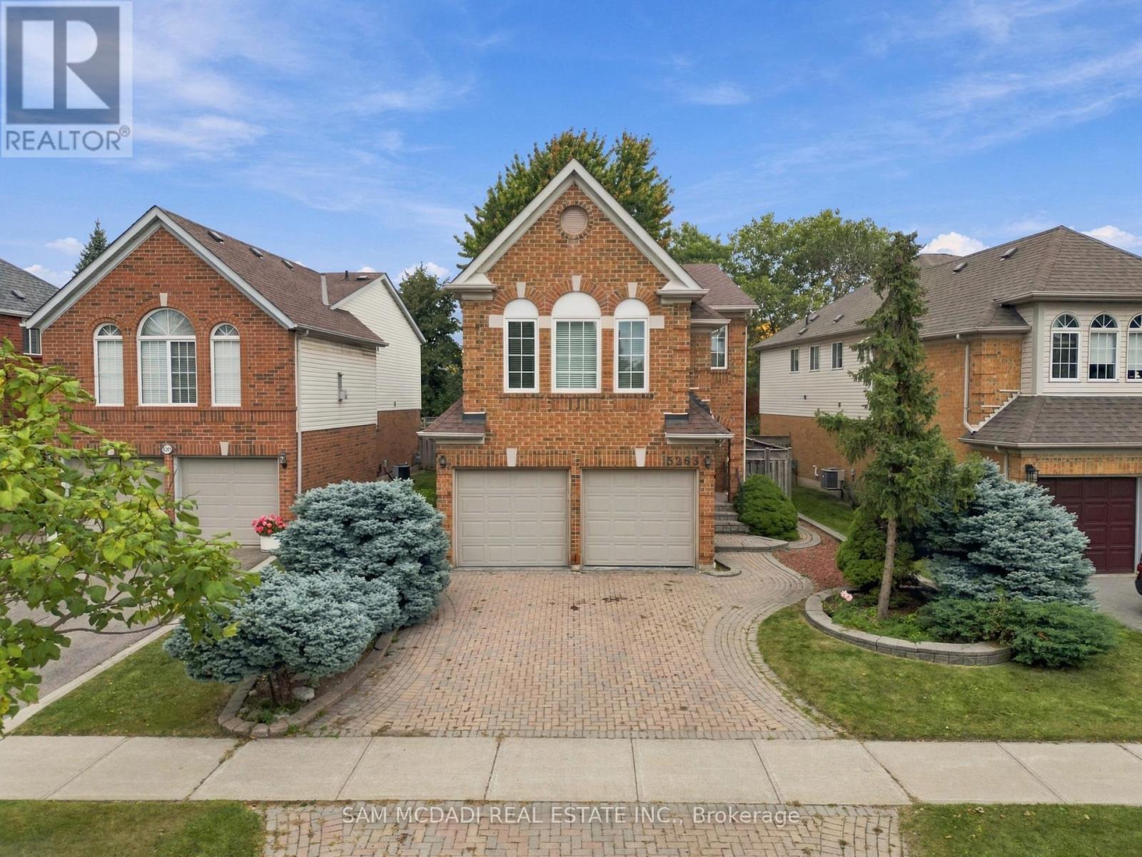MLS® listing #30363863 for sale located at 5263 RUSSELL VIEW ROAD