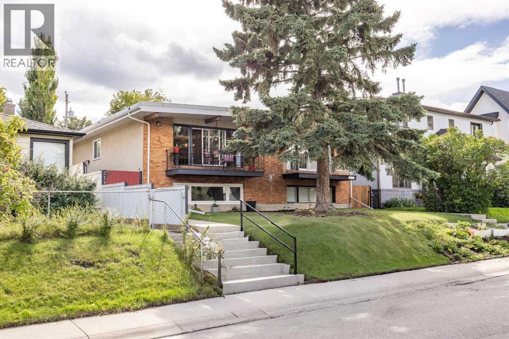 MLS® listing #30364227 for sale located at 219 26 Avenue NE
