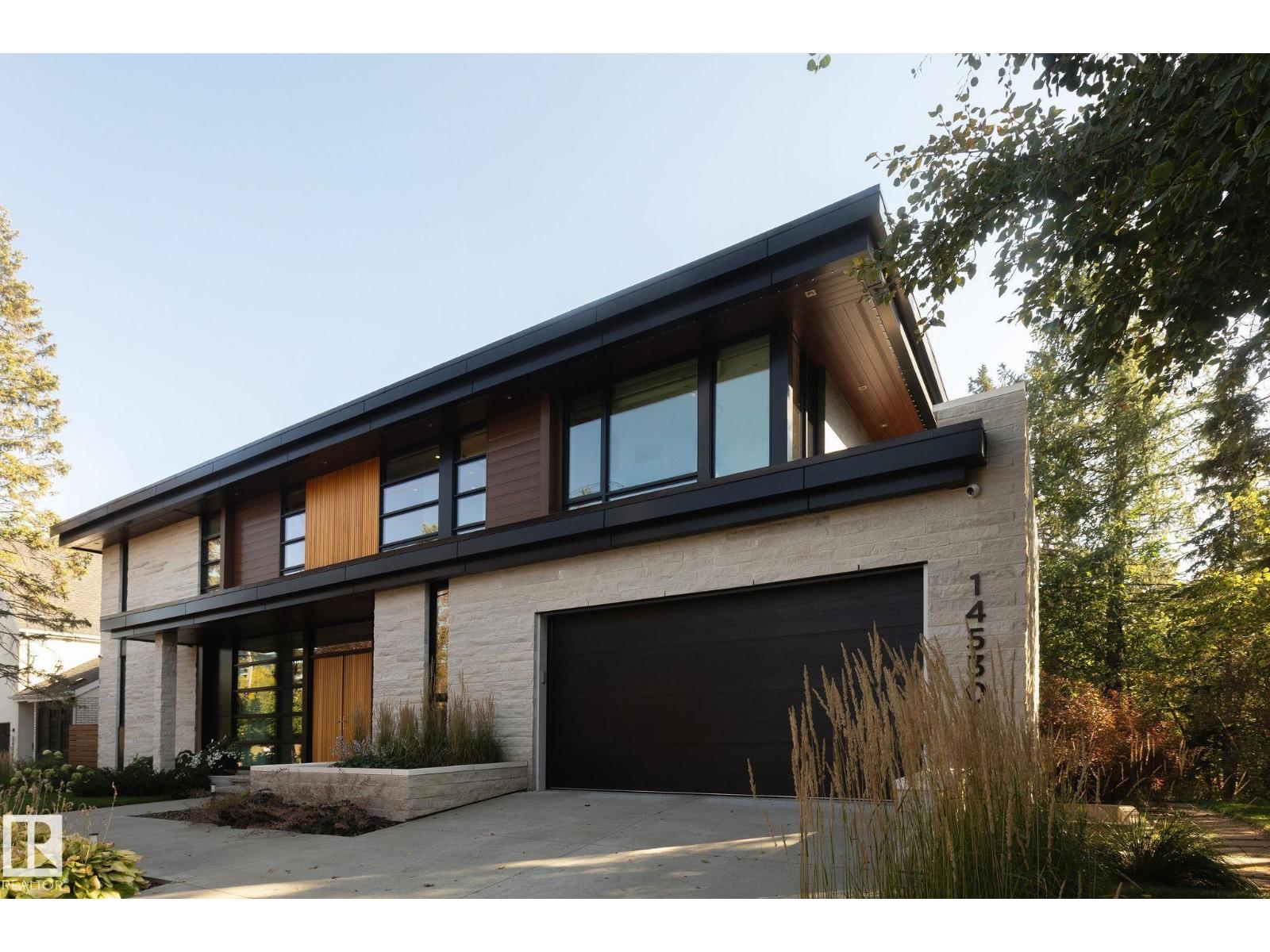 MLS® listing #30364392 for sale located at 14530 RAVINE DR NW