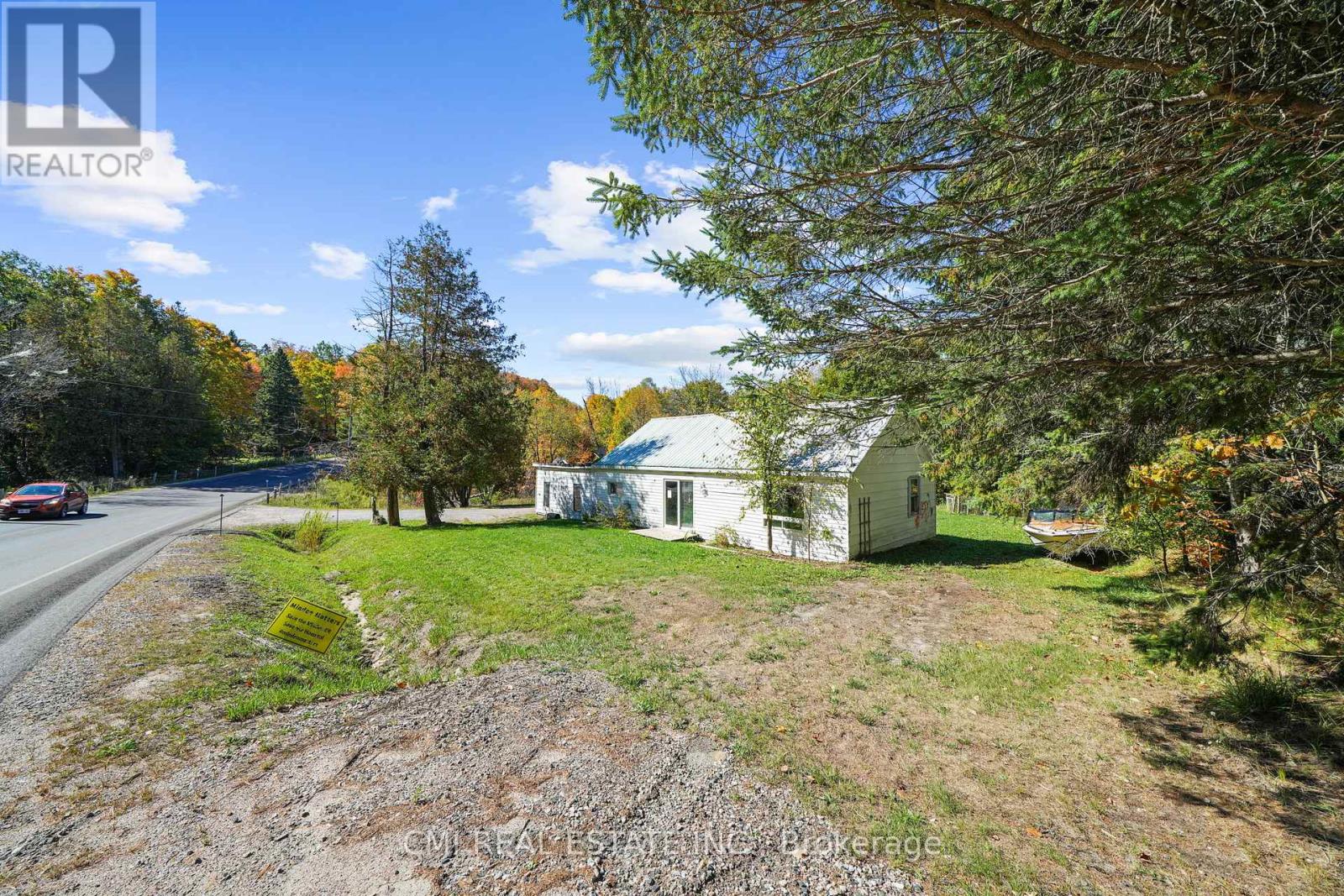 MLS® listing #30364830 for sale located at 1093 SOUTH LAKE ROAD