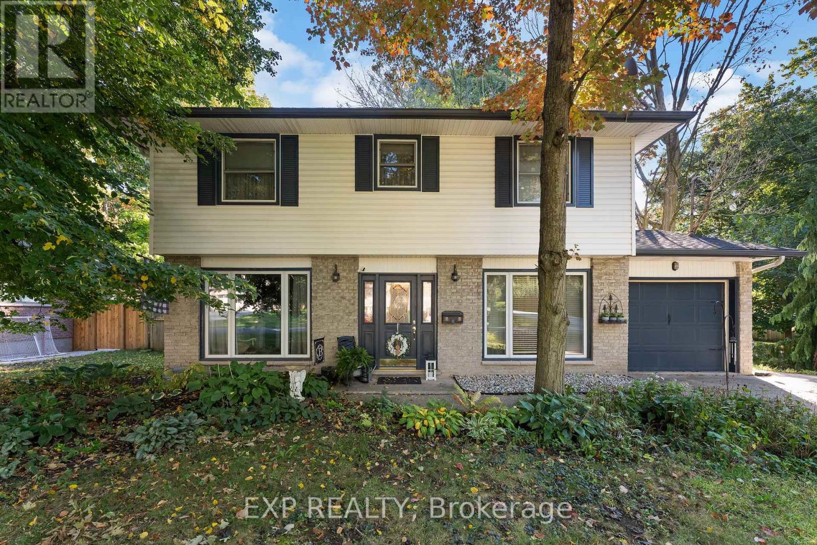 MLS® listing #30365383 for sale located at 43 STELLA STREET