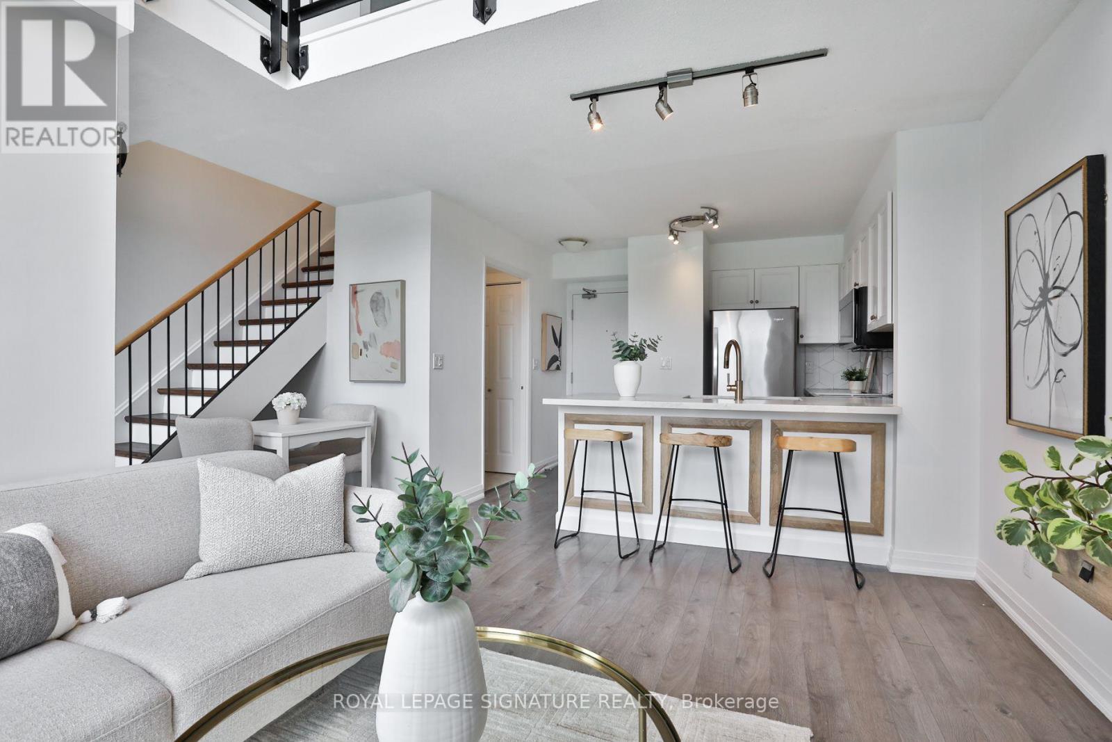 MLS® listing #30365395 for sale located at 703 - 18 MERTON STREET