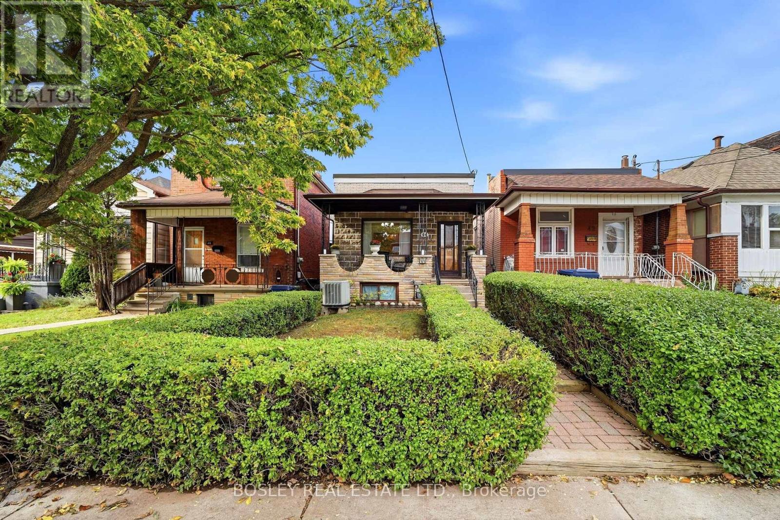 MLS® listing #30368375 for sale located at 44 CONWAY AVENUE