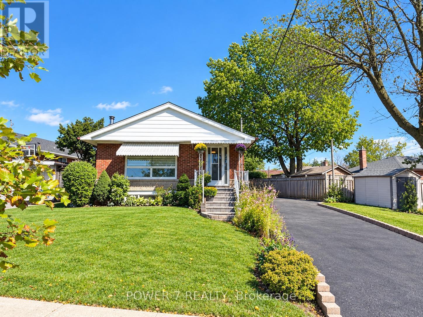 MLS® listing #30368441 for sale located at 3 BRANTWOOD DRIVE