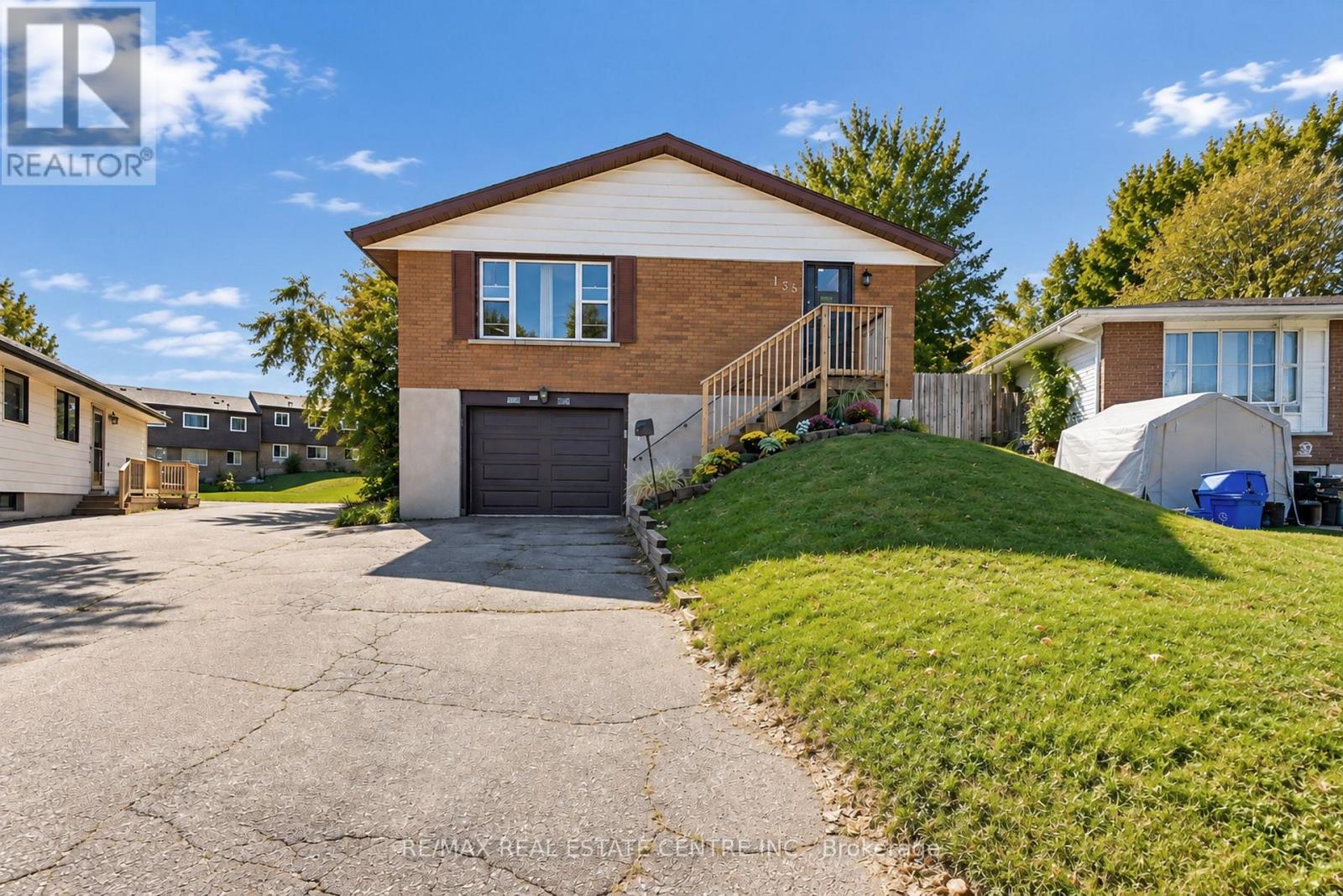 MLS® listing #30368541 for sale located at 135 CEDARHILL CRESCENT