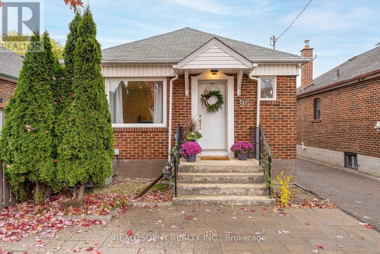 MLS® listing #30369291 for sale located at BSMT - 95 ROYAL YORK ROAD