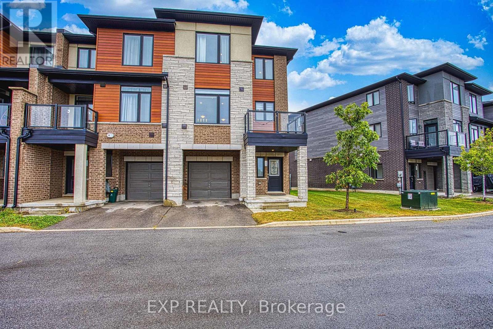 MLS® listing #30369323 for sale located at 52 - 590 NORTH SERVICE ROAD