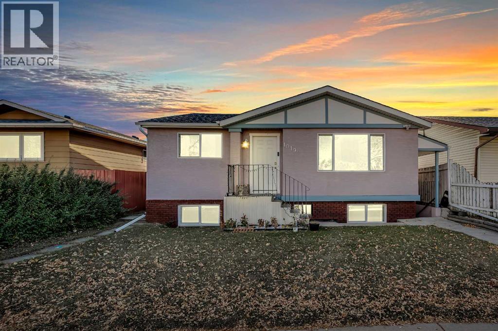 MLS® listing #30369804 for sale located at 1019 Falworth Road NE
