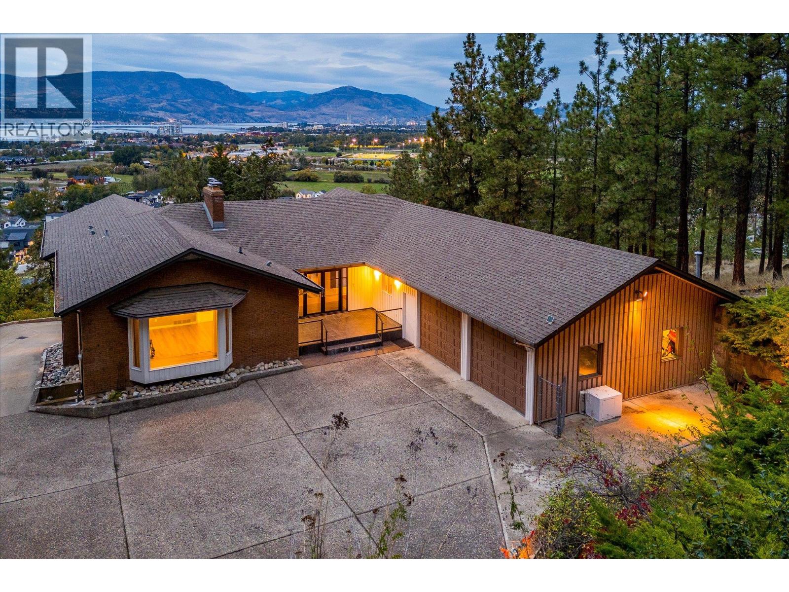 MLS® listing #30370286 for sale located at 1045 Bartholomew Court