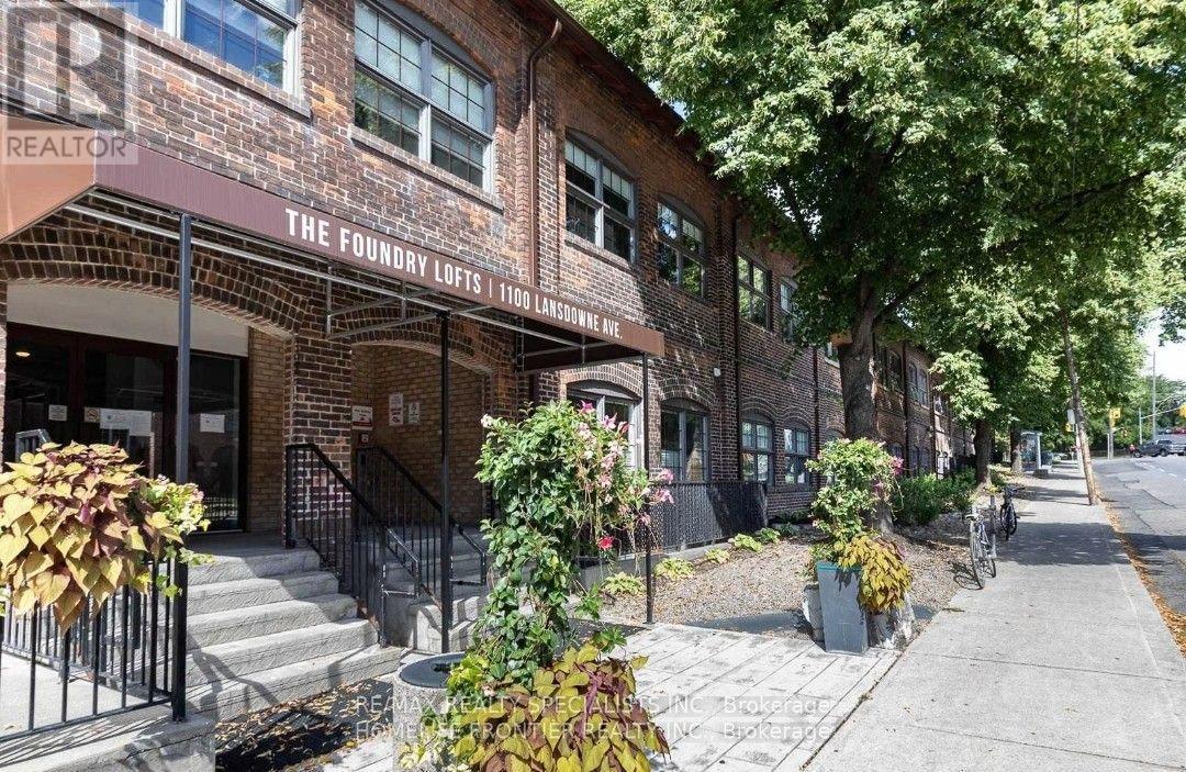 MLS® listing #30371183 for sale located at 201 - 1100 LANSDOWNE AVENUE