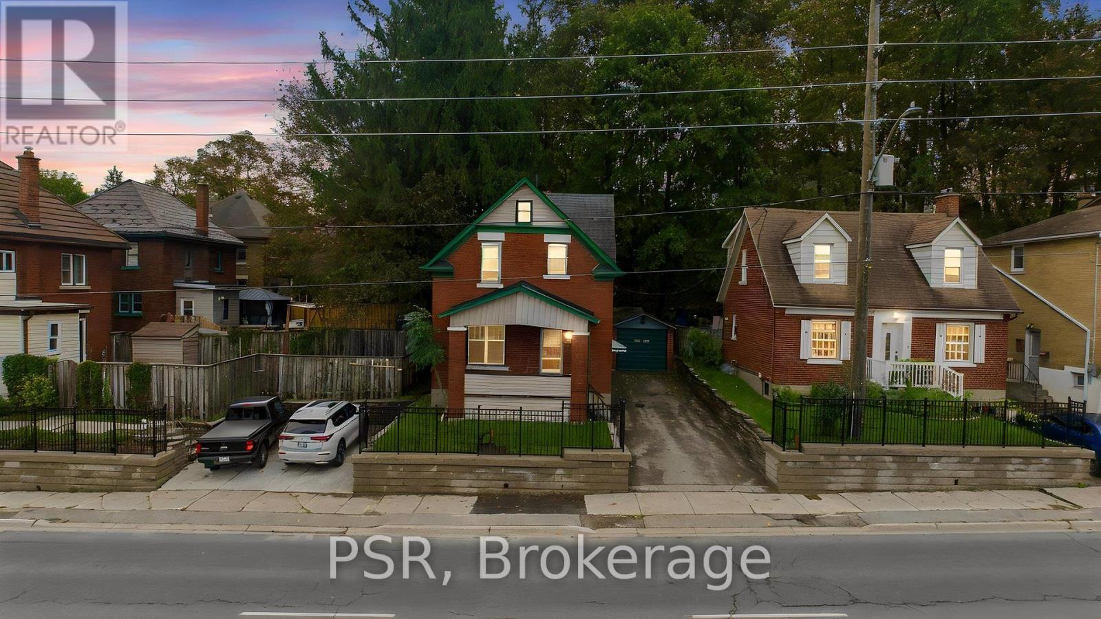 MLS® listing #30371412 for sale located at 381 VICTORIA STREET N