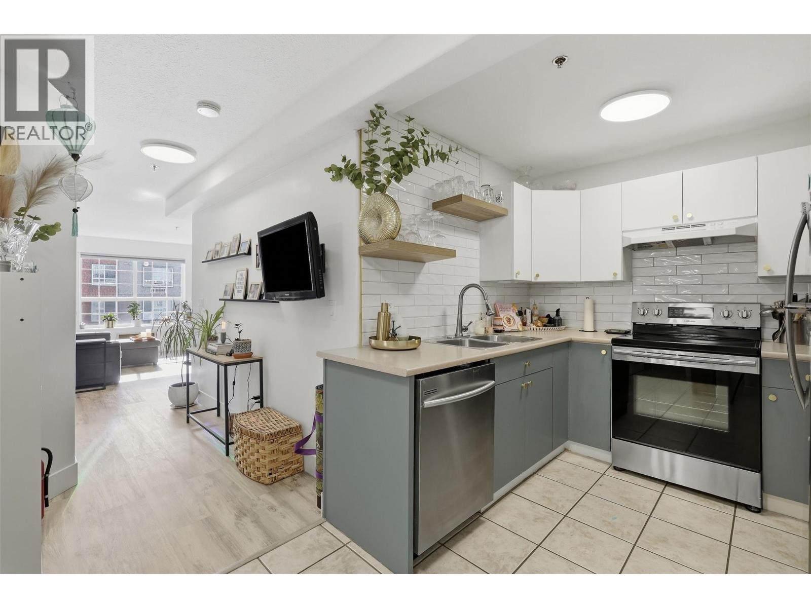 MLS® listing #30371510 for sale located at 554 SEYMOUR Street Unit# 312