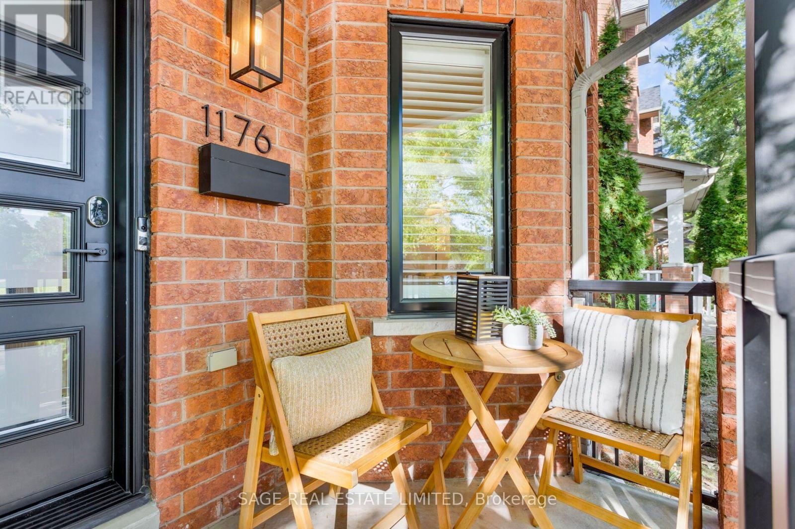 MLS® listing #30371556 for sale located at 1176 SHAW STREET