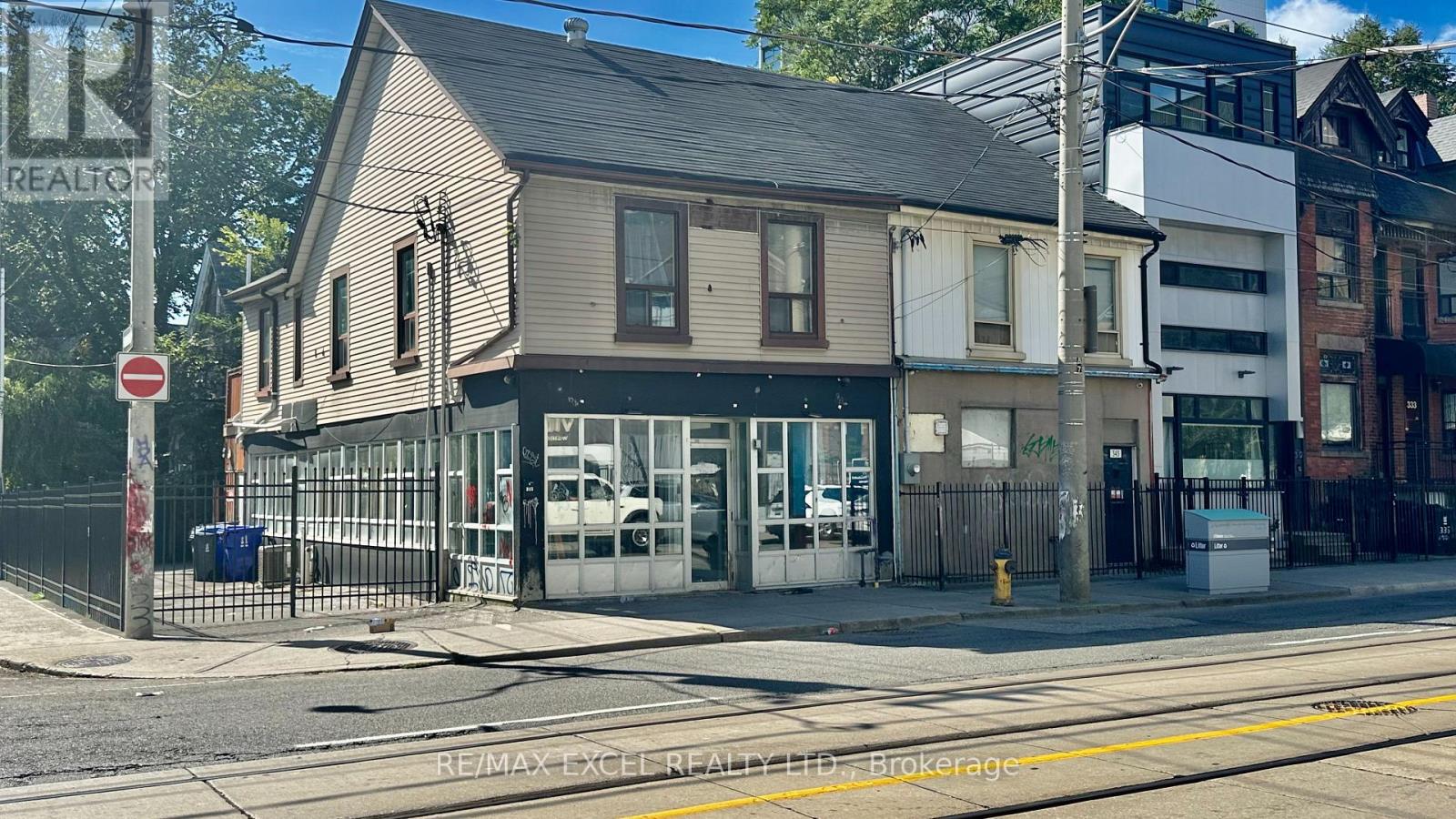 MLS® listing #30373925 for sale located at 345 DUNDAS STREET E