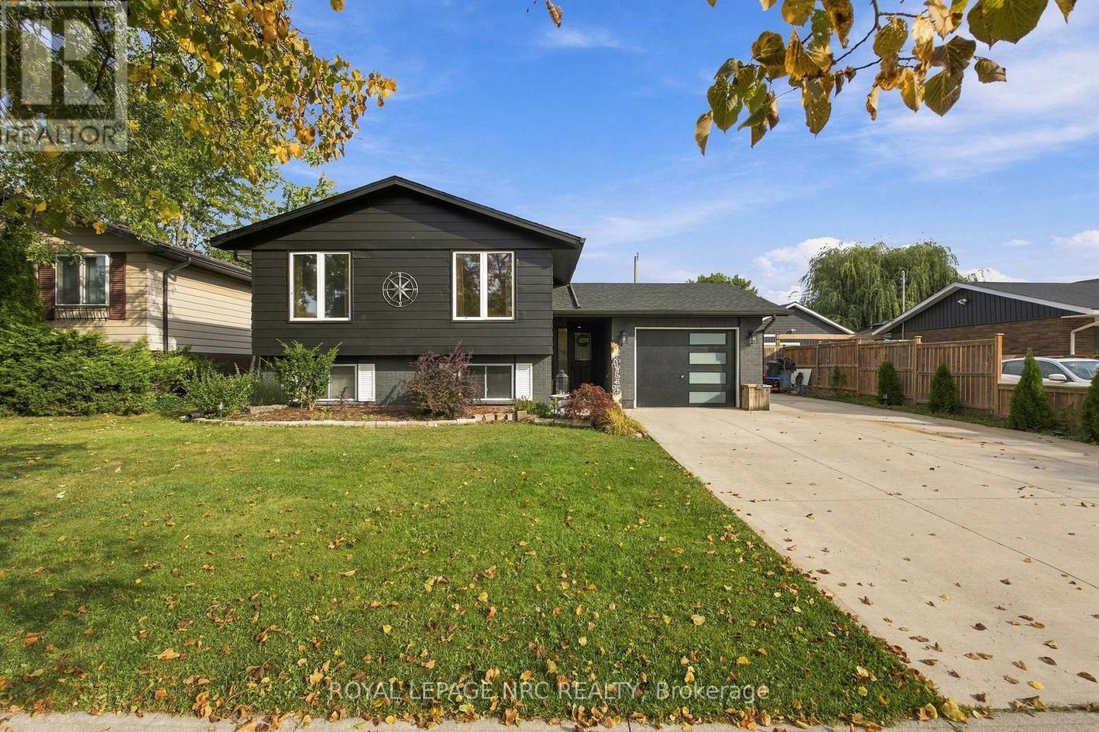 MLS® listing #30375382 for sale located at 26 PINEHURST DRIVE