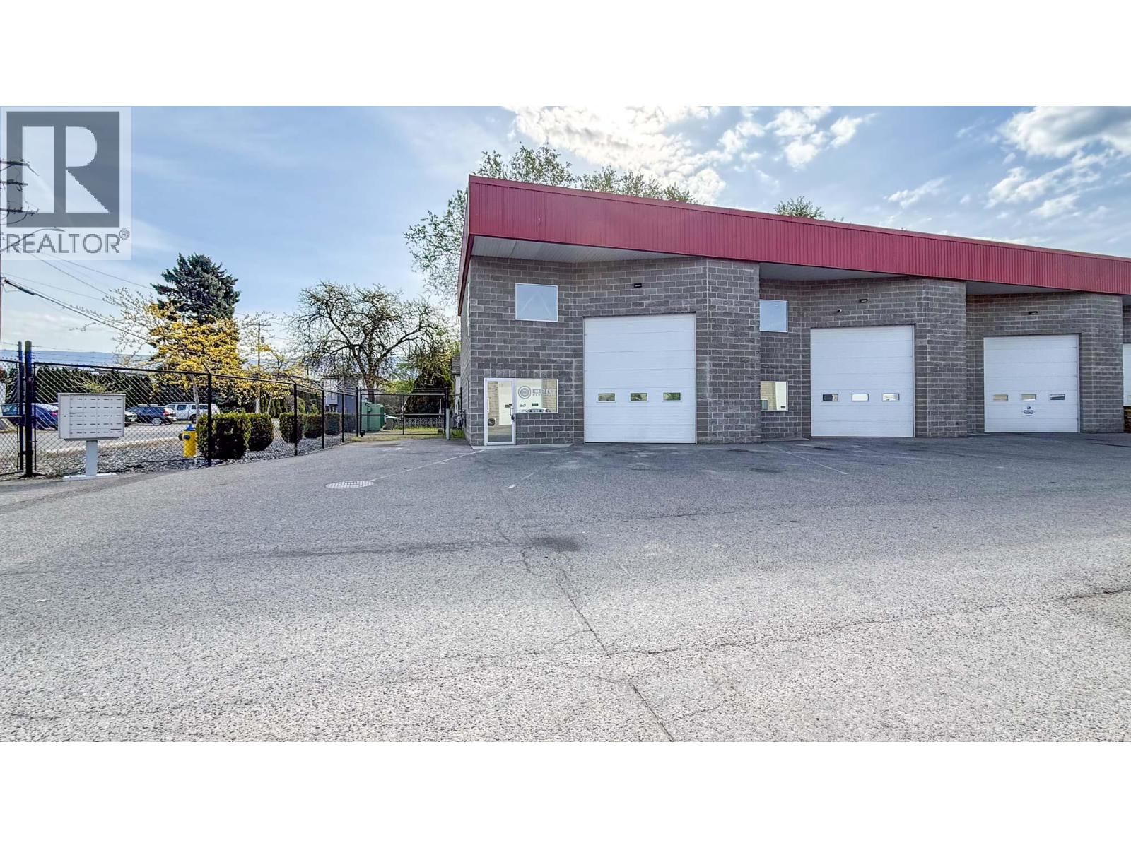 MLS® listing #30375870 for sale located at 727 Stremel Road Unit# 12 & 13
