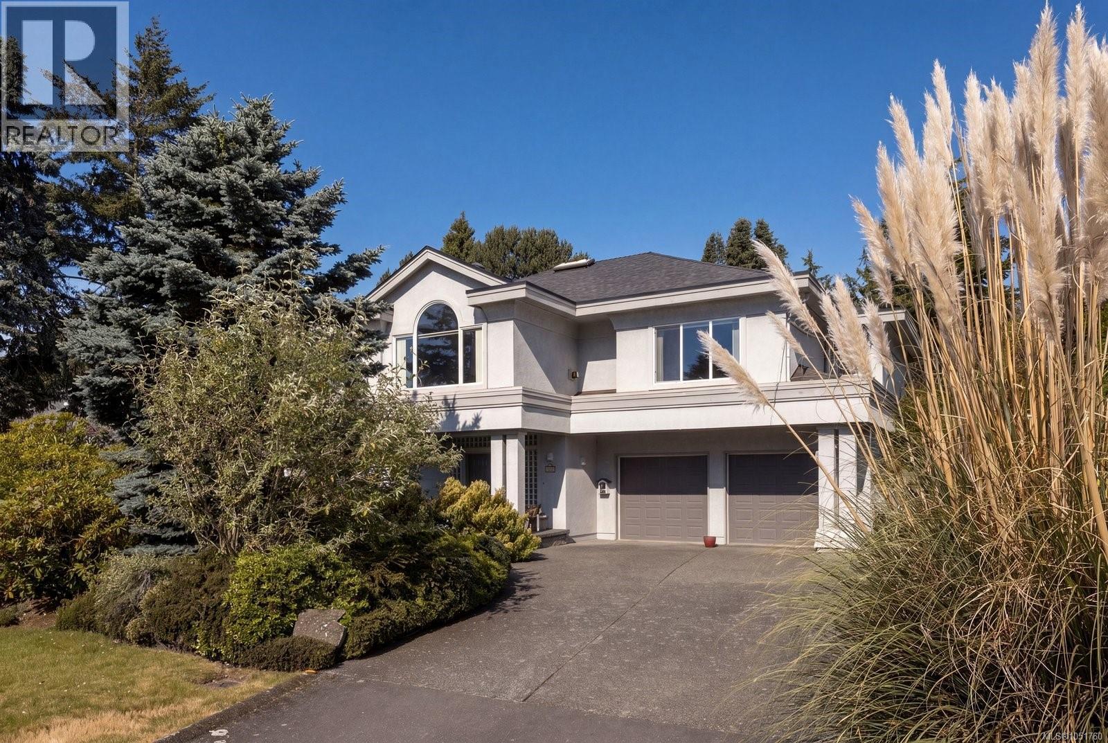 MLS® listing #30375940 for sale located at 2980 Sea View Rd