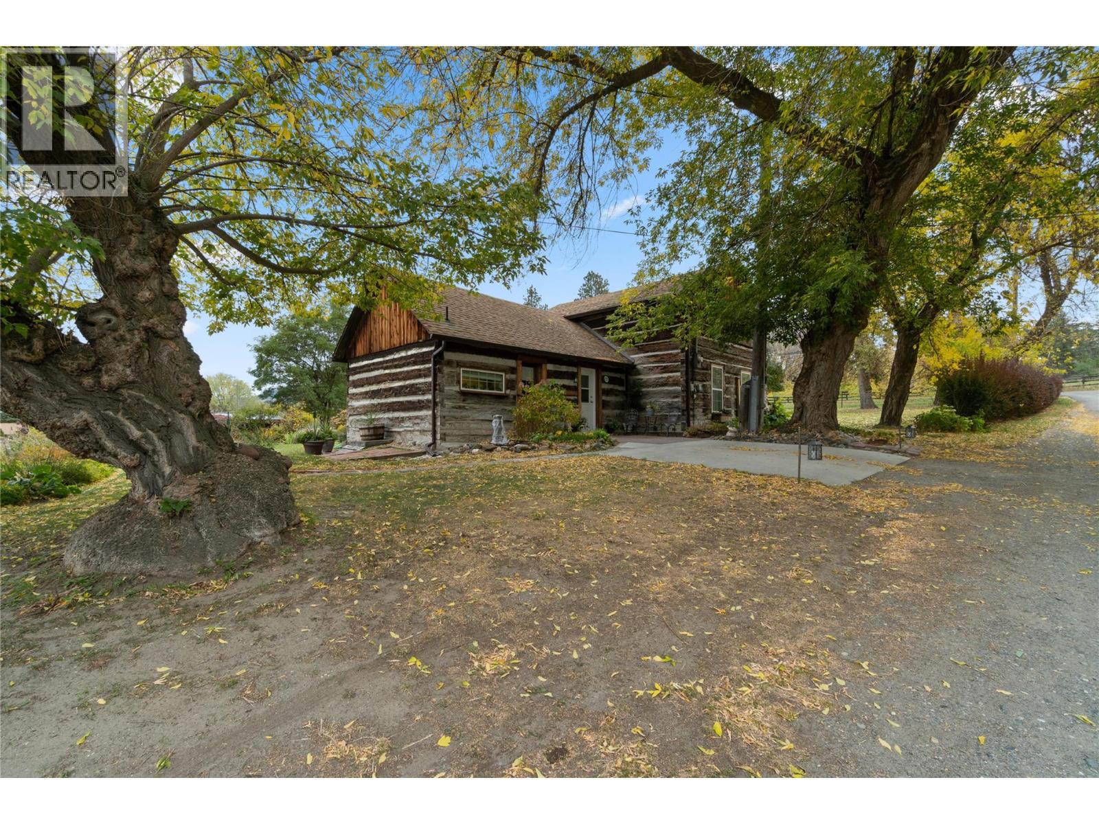 MLS® listing #30377534 for sale located at 6725 Barnhartvale Road