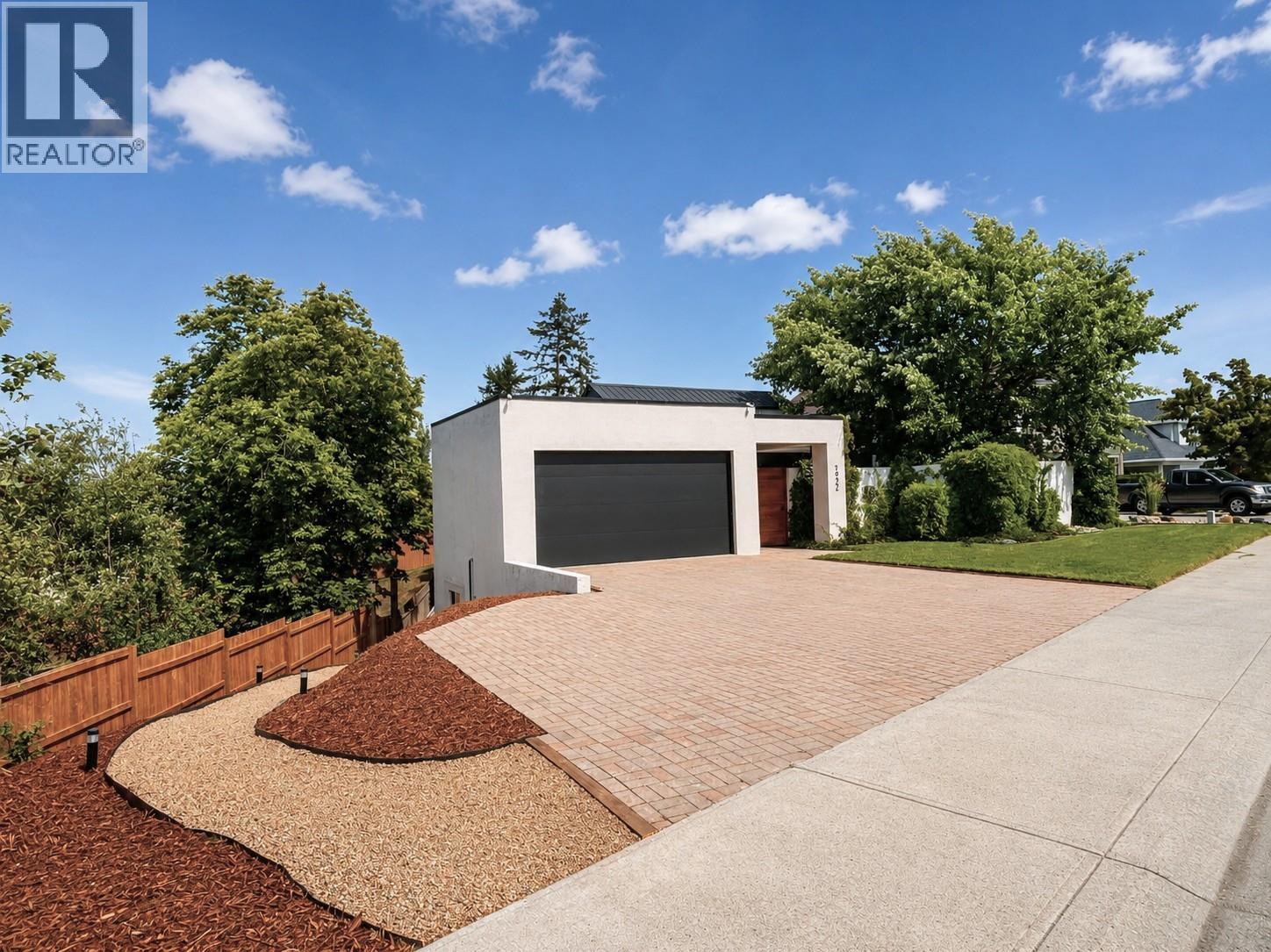 MLS® listing #30378311 for sale located at 1922 Glen Gary Drive