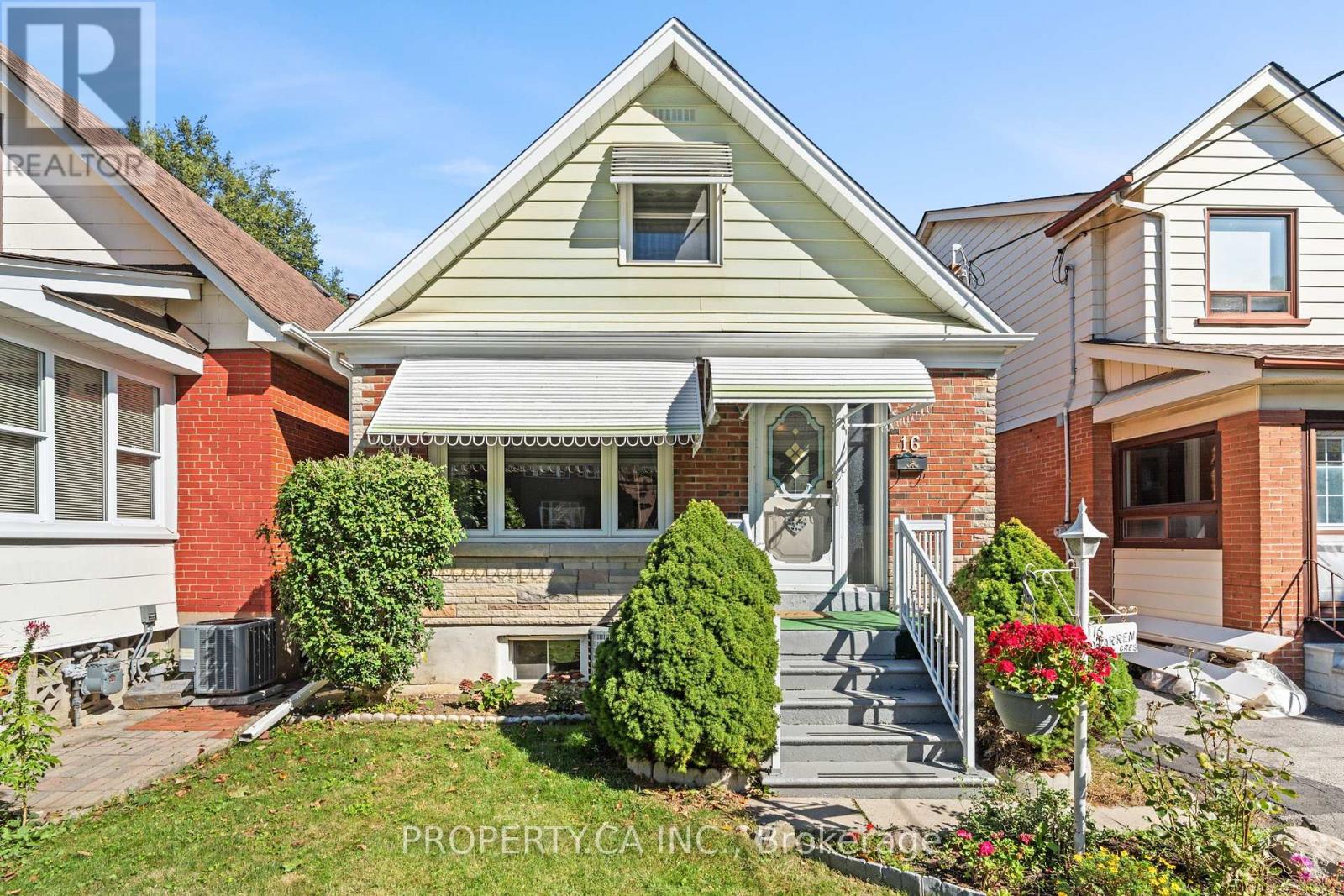 MLS® listing #30379884 for sale located at 16 WARREN CRESCENT
