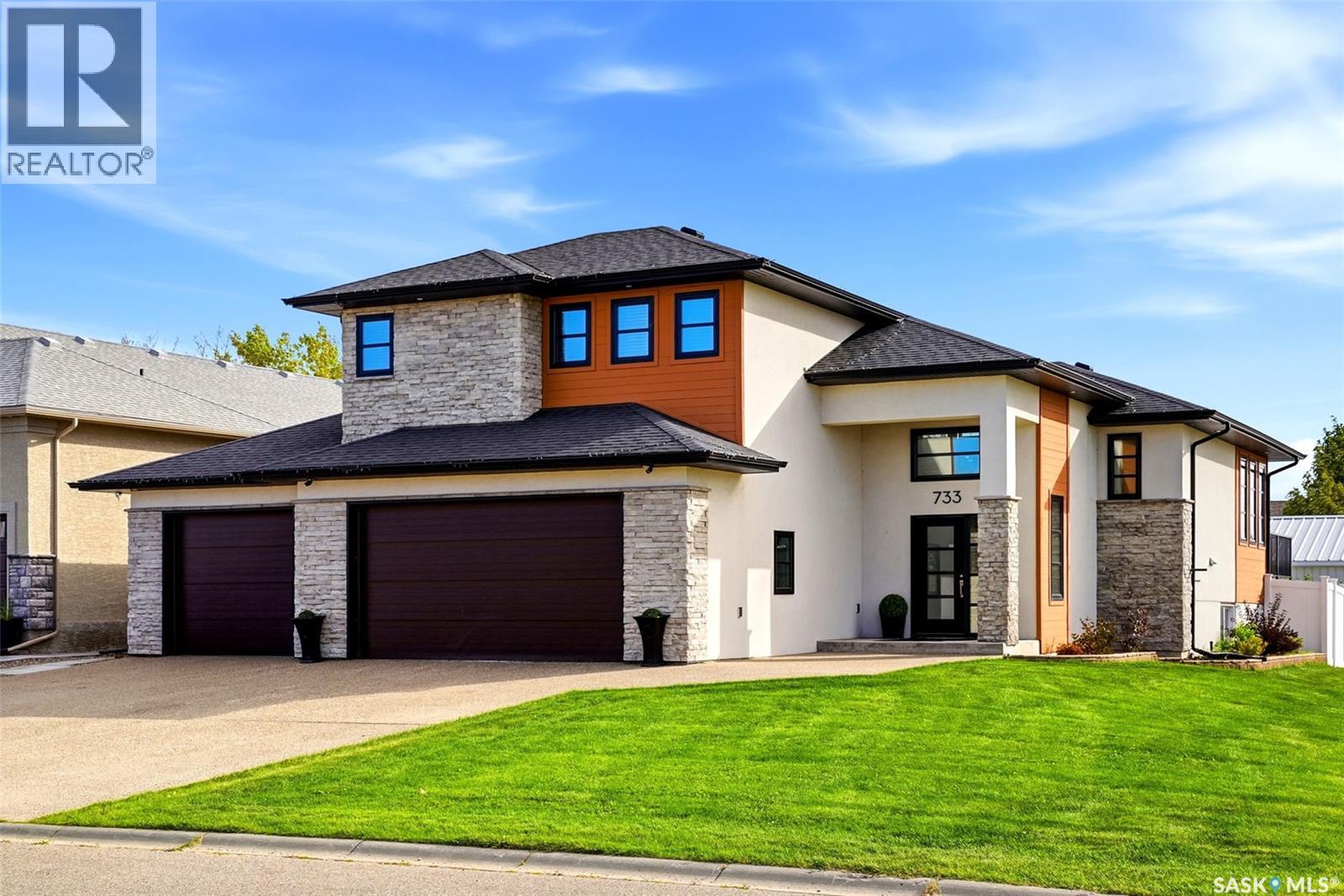 MLS® listing #30379904 for sale located at 733 3rd AVENUE
