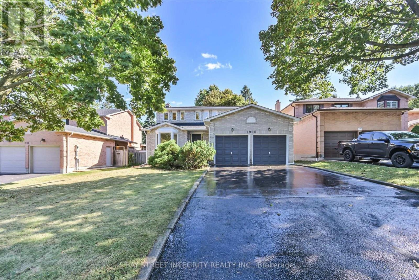 MLS® listing #30380381 for sale located at 1906 STONEYBROOK COURT