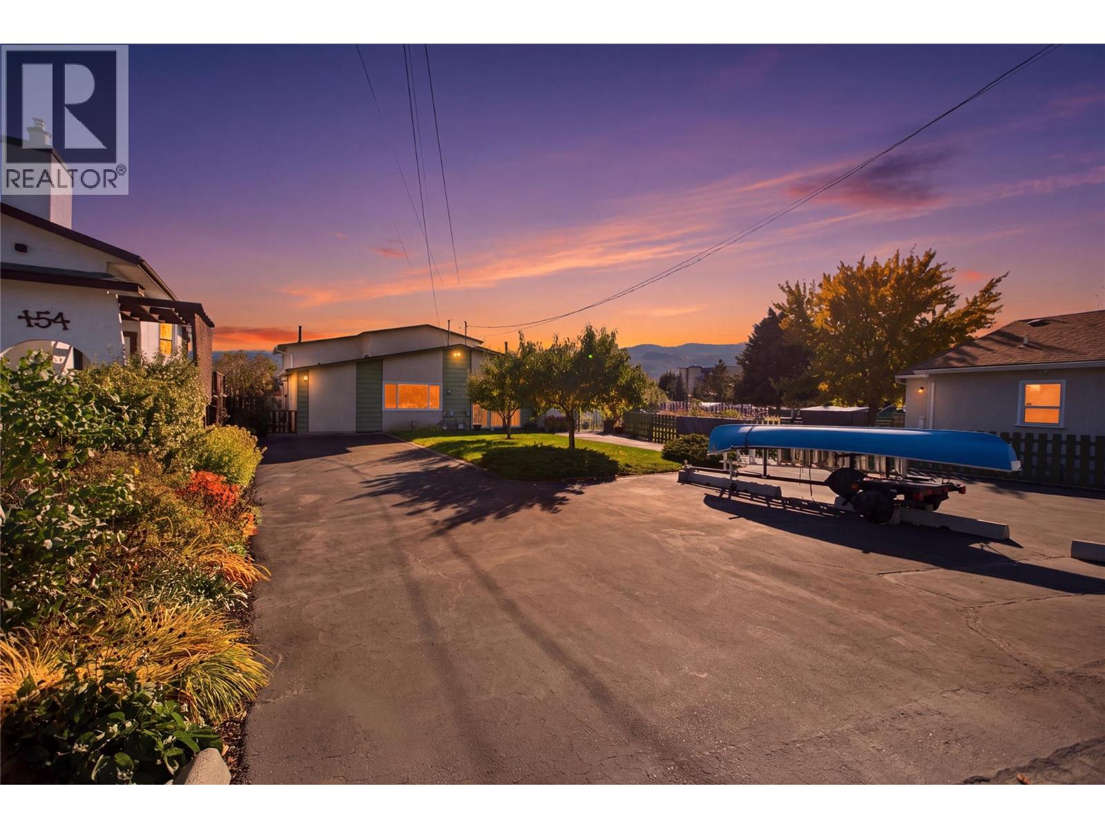 MLS® listing #30382617 for sale located at 152 Elm Avenue