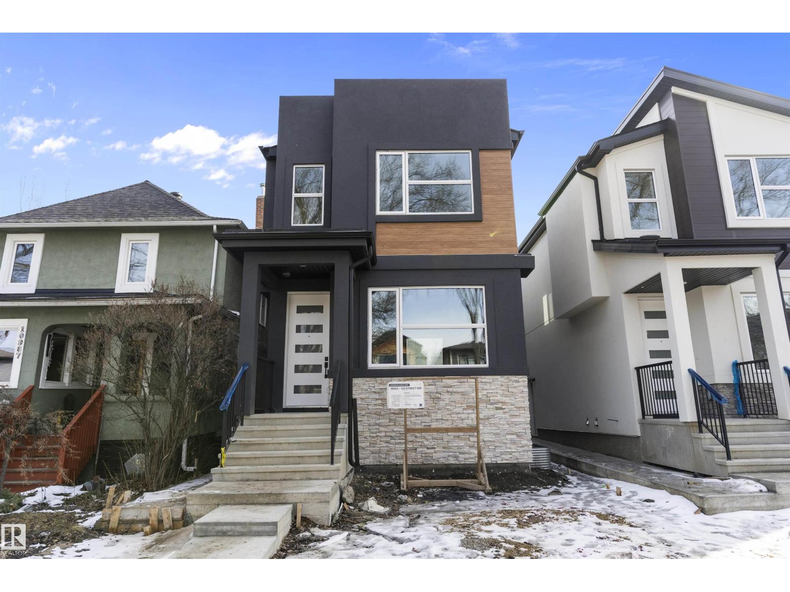 MLS® listing #30383604 for sale located at 10965 129 ST NW